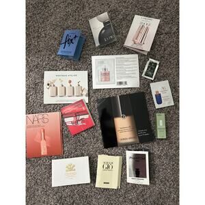 Makeup and Perfume 14 piece Sample
